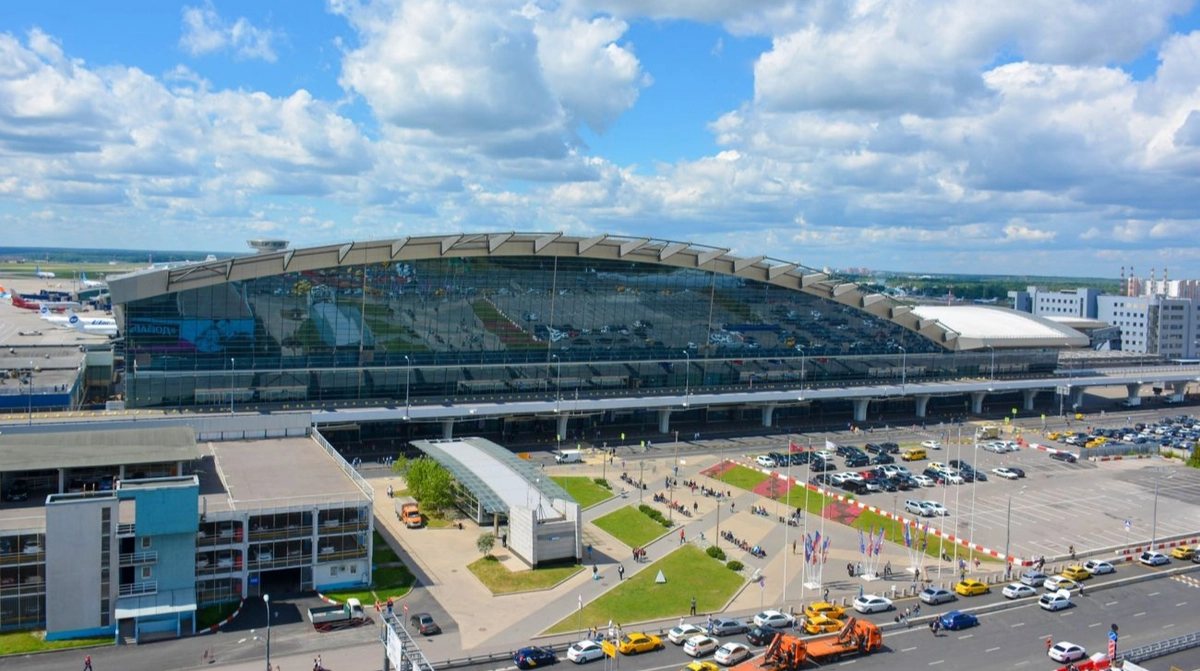 Russia claims Ukrainian drones attacked Moscow, airports suspend flights