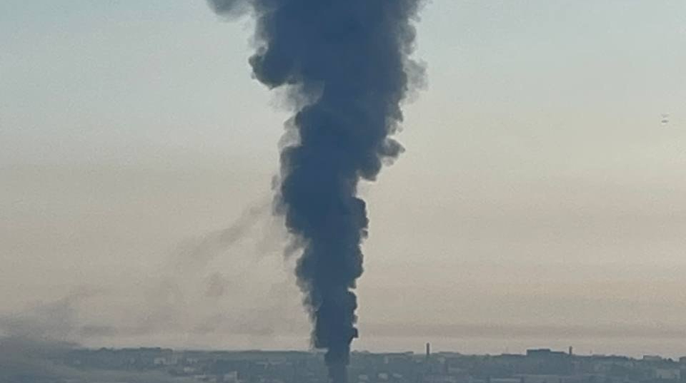 В російському Бєлгороді заявили про удар по енергетиці: палає місцева ТЕЦ, зникло світло