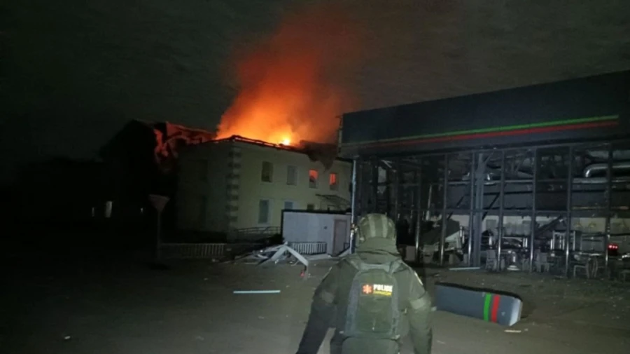 Росіяни ракетами масовано обстріляли Костянтинівку: зруйновані вокзал, храм та будинки