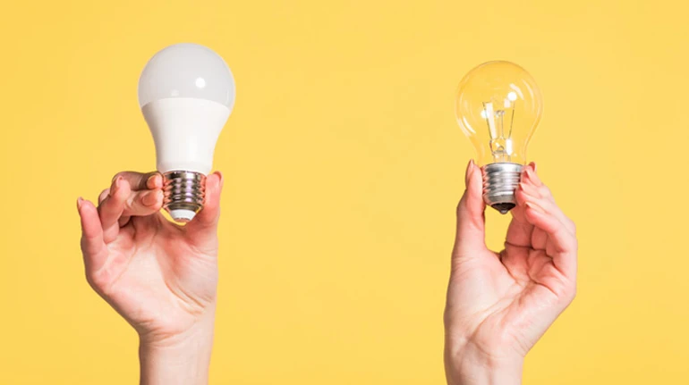 Програма запрацює з 1 лютого: як безкоштовно замінити лампи розжарювання на LED-лампи