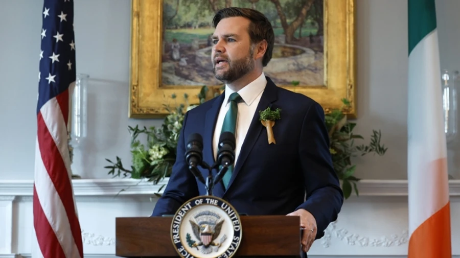 Вэнс отверг обвинения Зеленского в оправдании действий Путина