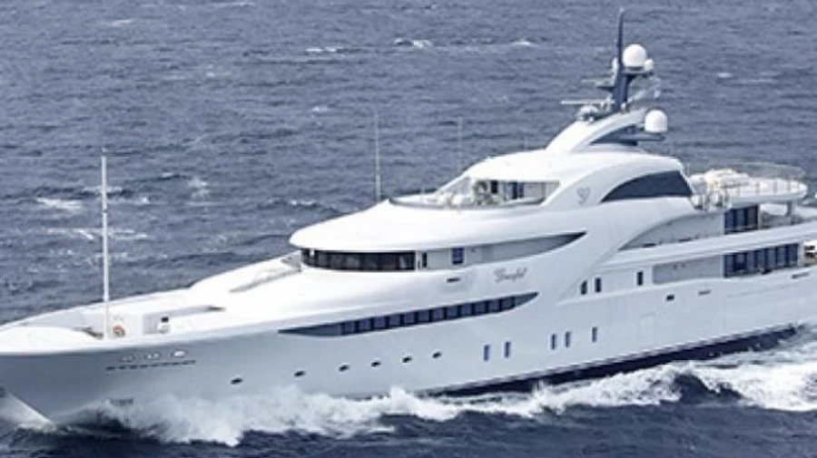 Путин спрятал в Калининграде свою яхту, сбежавшую из Гамбурга