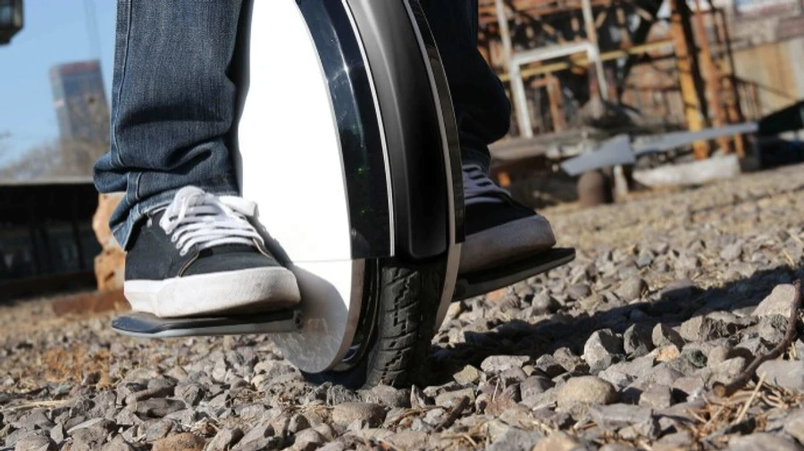 Метро Киева меняет правила перевозки моноколес и самокатов