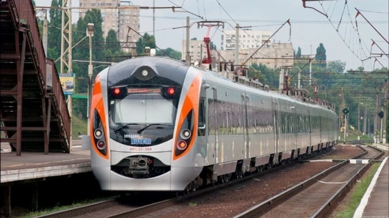 Поезд Интерсити сошел с рельсов на пути в Запорожье