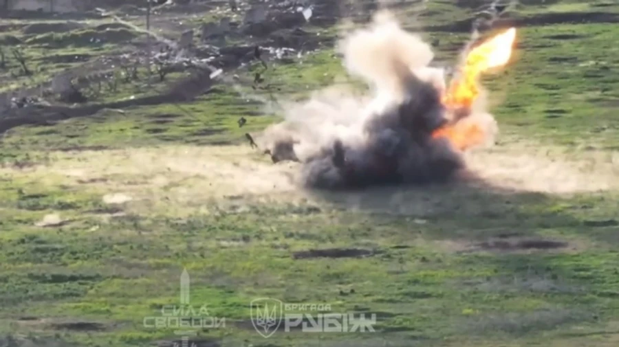 Ukrainian National Guard video shows drone operators wiping out Russian assault troops on Pokrovsk front
