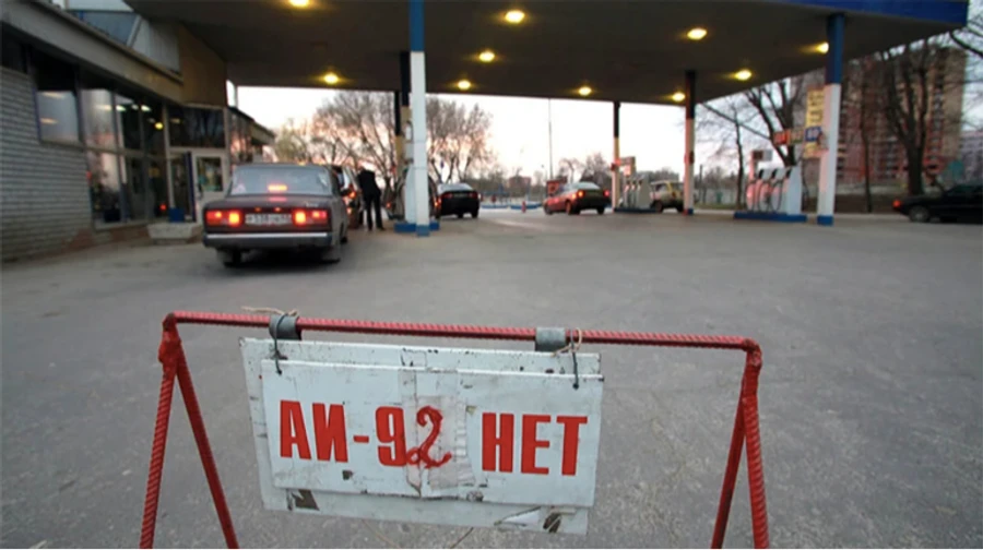 Don't believe your eyes: Kremlin bots convince Russians there is no petrol shortage