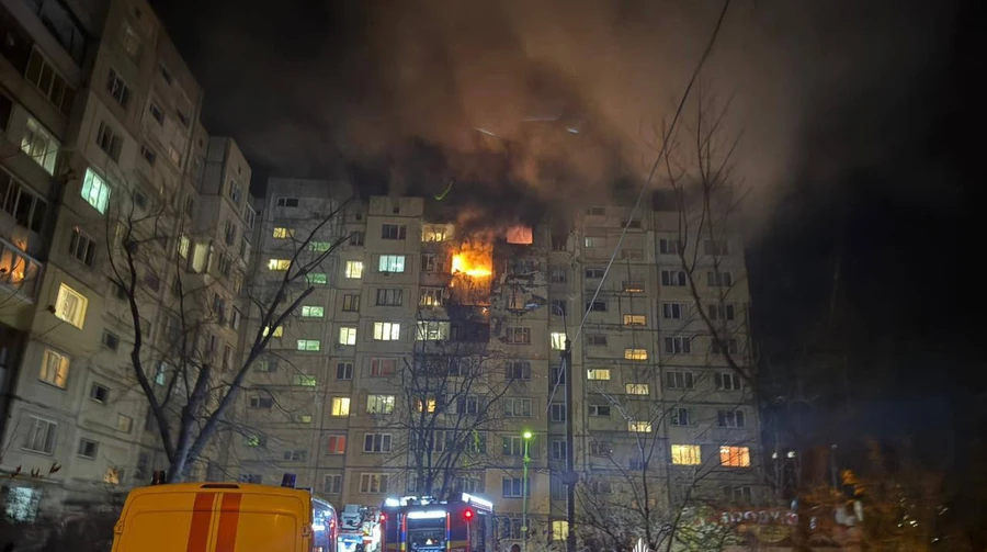 ДСНС показала наслідки масованої комбінованої атаки на Київ: одна людина загинула, 25 постраждали