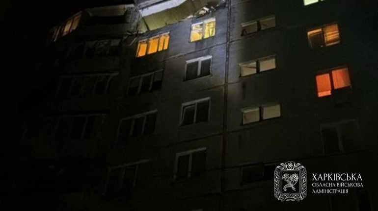 РФ завдала удару по багатоповерхівці в Харкові: є постраждалі