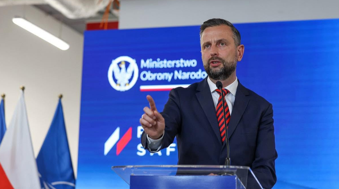 Польський міністр оборони знову повторив, що "під знаменом Бандери" Україна не дійде в ЄС