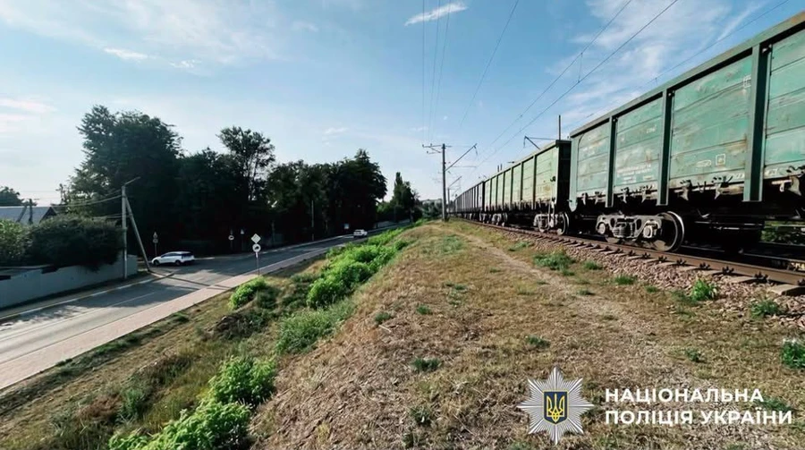 В Киевской области под колесами грузового поезда погиб подросток
