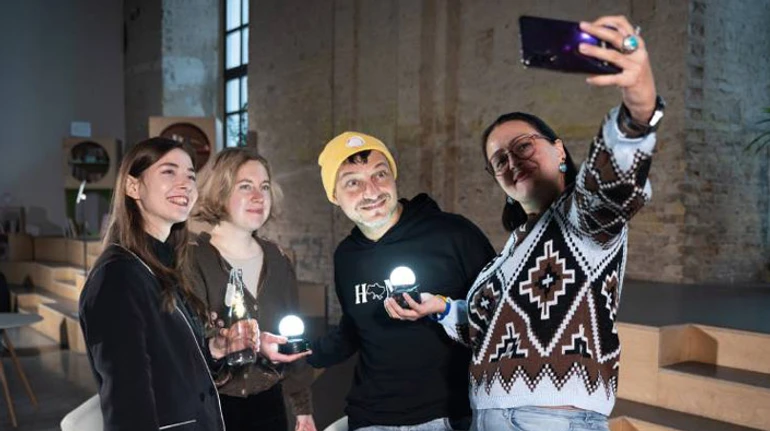 Всем приготовить фронтальные камеры! Отмечаем День музейного селфи