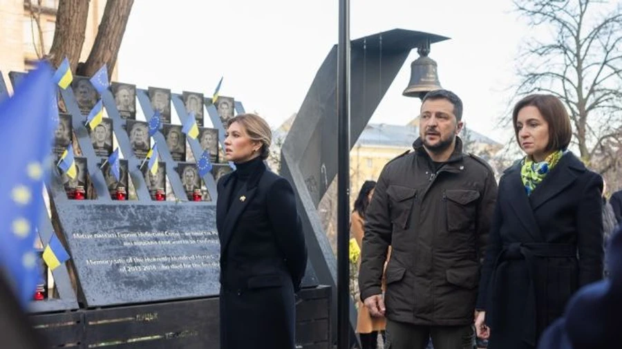 Президентка Молдови приїхала до Києва й відвідала Алею Героїв Небесної Сотні 