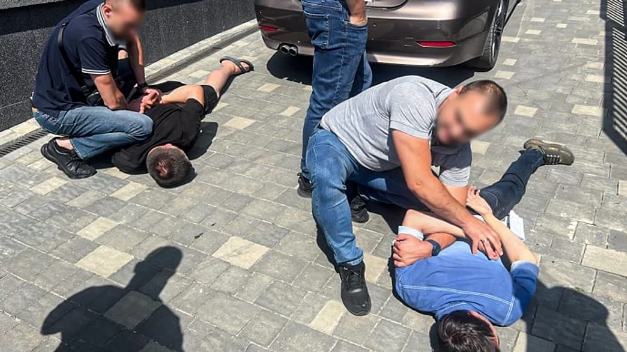 Депутат та командир ЗСУ вимагав гроші за перебування у тилу працівника військкомату