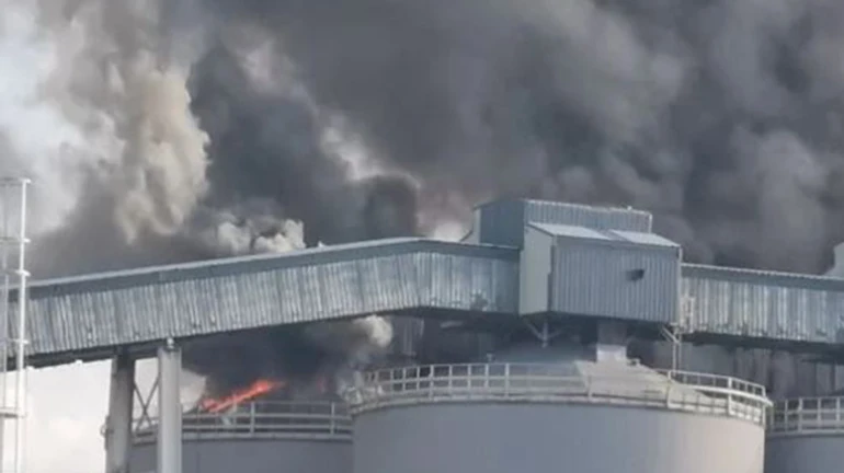 Біля порту Ла-Рошель запалали силоси із зерном