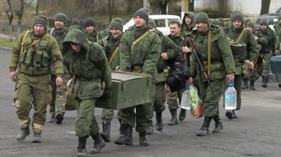 Ukrainian defenders kill 900 more occupiers