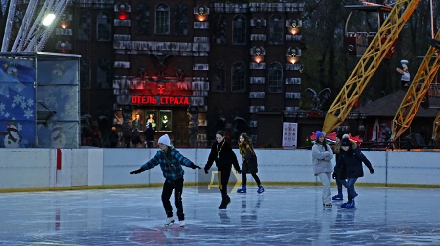 Несмотря на режим экономии электроэнергии, в Одессе открыли ледовый каток – СМИ