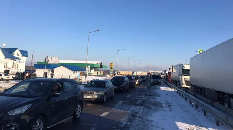 Після свят на кордоні з країнами ЄС утворилися черги