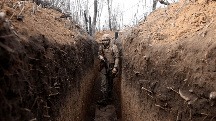 Оккупанты на Донбассе ранили двух военных и гражданского
