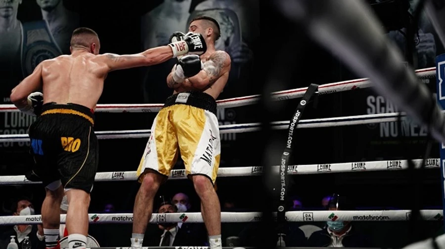 Українець захистив чемпіонський титул, нокаутувавши італійського боксера 