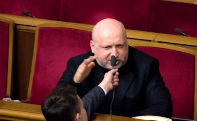 Турчинов говорит, что голосование по Донбассу сорвала агентура РФ