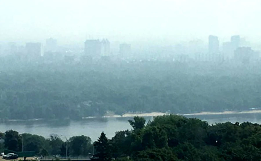 Специалисты объяснили, откуда в Киеве смог