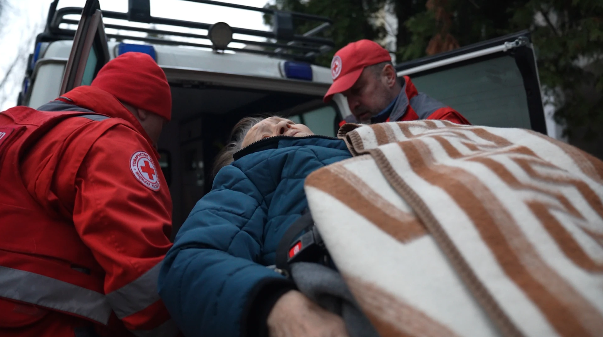 Вивезти й врятувати: як Український Червоний Хрест евакуює людей із прифронтових громад