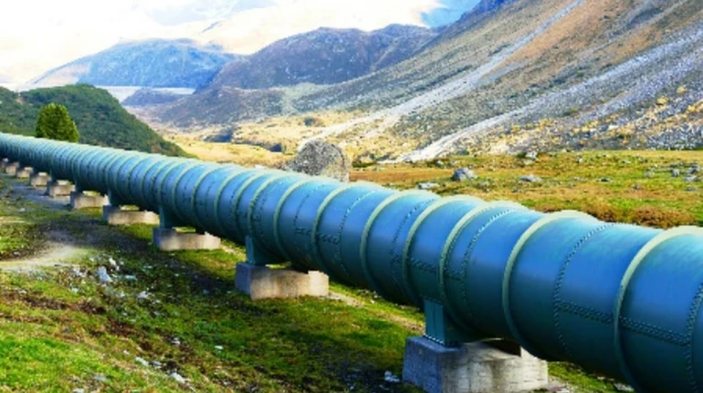 Hungary threatens to stop exporting gas and electricity to Ukraine