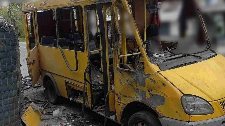 Маршрутка потрапила під удар російського дрона в Херсоні