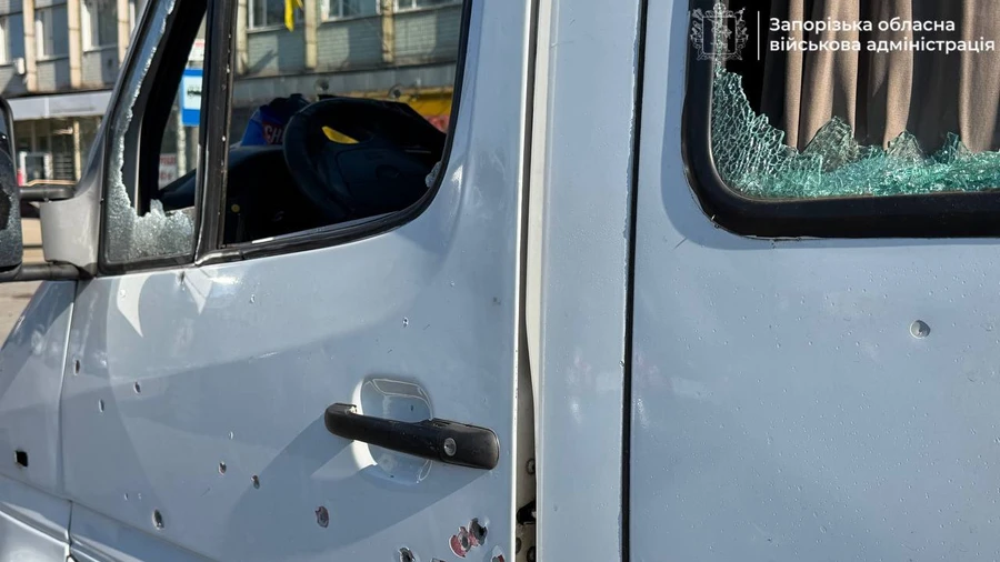 Россияне атаковали маршрутку в центре Запорожья: 3 человека госпитализированы