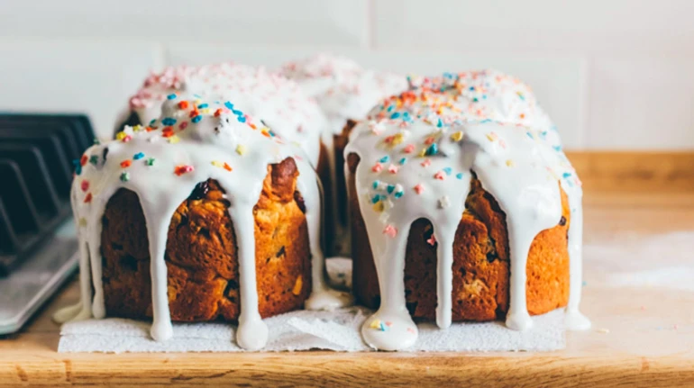 Глазур для паски, яка не липне і не кришиться. 6 перевірених рецептів