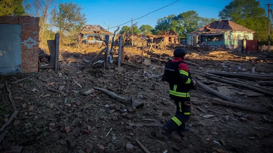 Russians drop guided aerial bombs on Sumy Oblast at night, killing 1 person and injuring 2 – photos, video