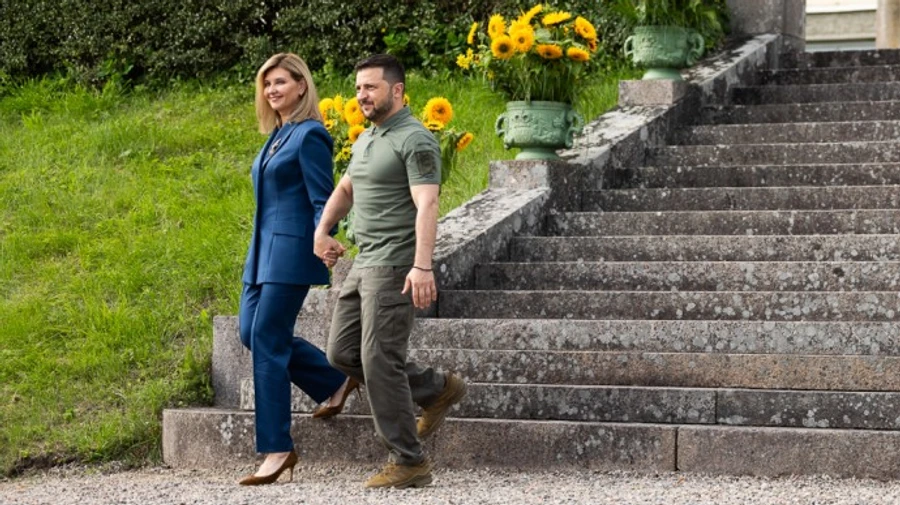 Zelenskyy arrives in Netherlands