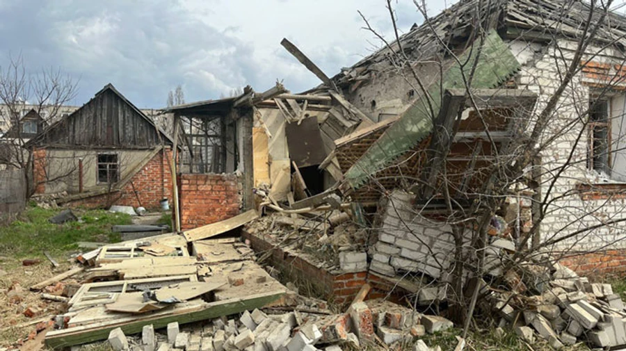 Окупанти били по Харківщині: 4 поранених, волонтер – у важкому стані