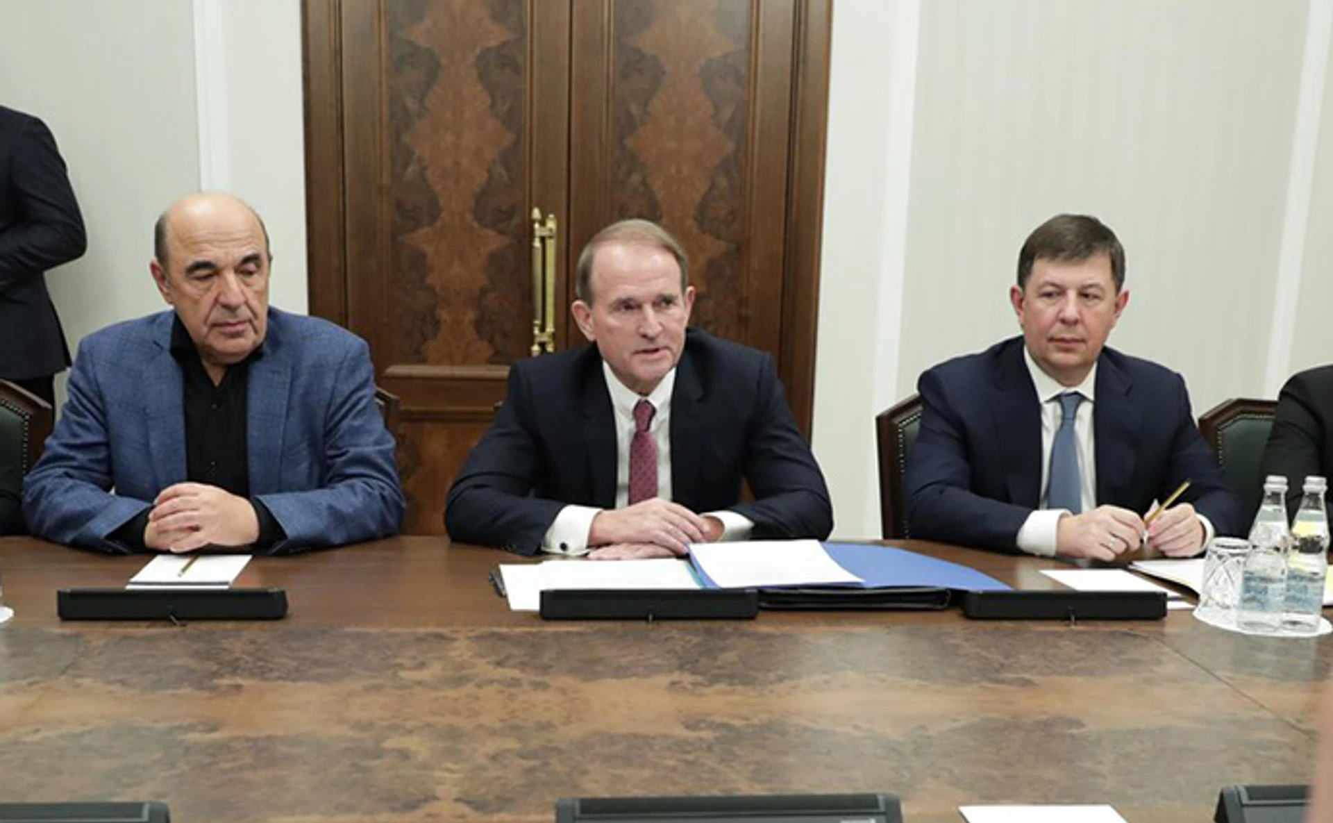 Санкції – це теж цивілізований шлях: Чому Зеленський ввів санкції проти каналів Медведчука?