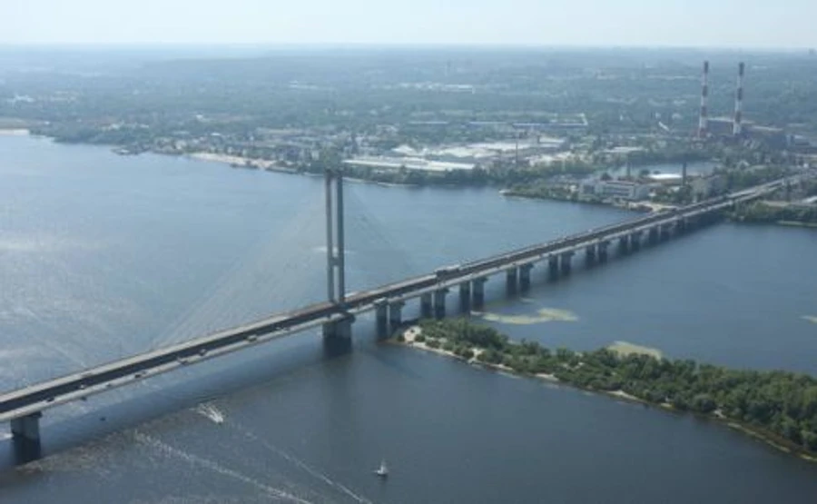 На Південному мосту в Києві майже на тиждень обмежать рух