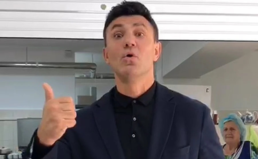 Слуга народу попіарився на корупційному ремонті у школі, директор здивована 