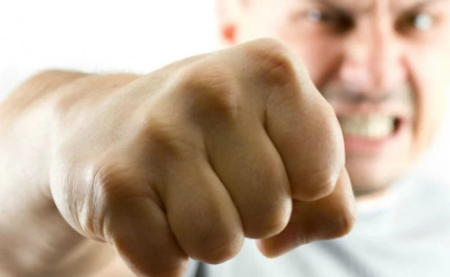 Росіянин, якого не пустили в Україну, влаштував в аеропорту дебош