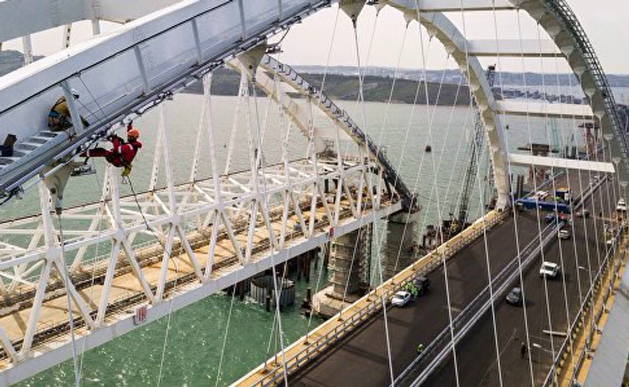 В аннексированном Крыму открыли мост через Керченский пролив