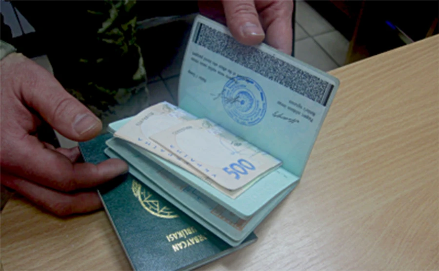 Пограничники рассказали, на какую сумму взяток отказались в 2017 году