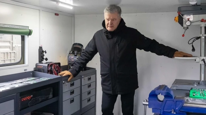 Порошенко: Зеленський мав право ввести санкції щодо Коломойського і Медведчука, щодо мене – ні