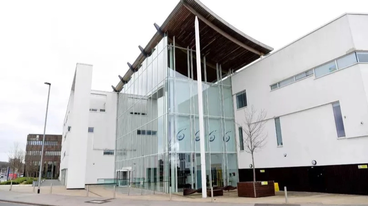 Ukrainian student quits UK college after being urged to study Russian