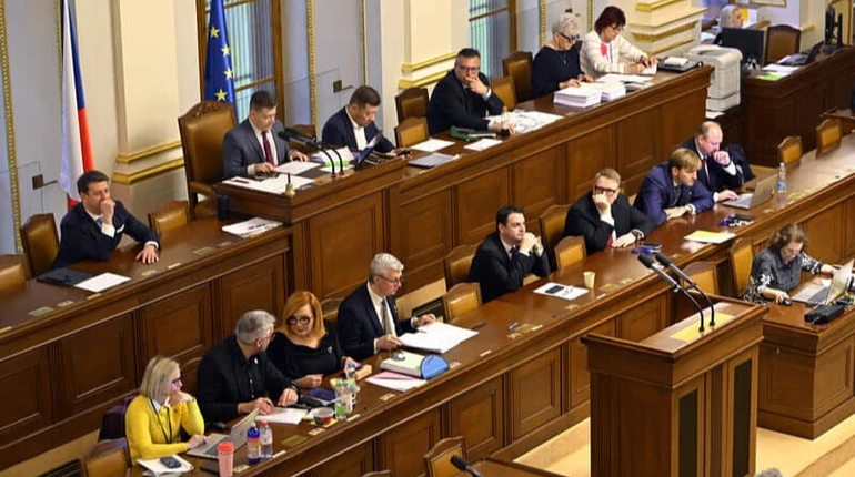 Ексглава МЗС Чехії порівняв свого наступника Мацінку з камбоджійським диктатором