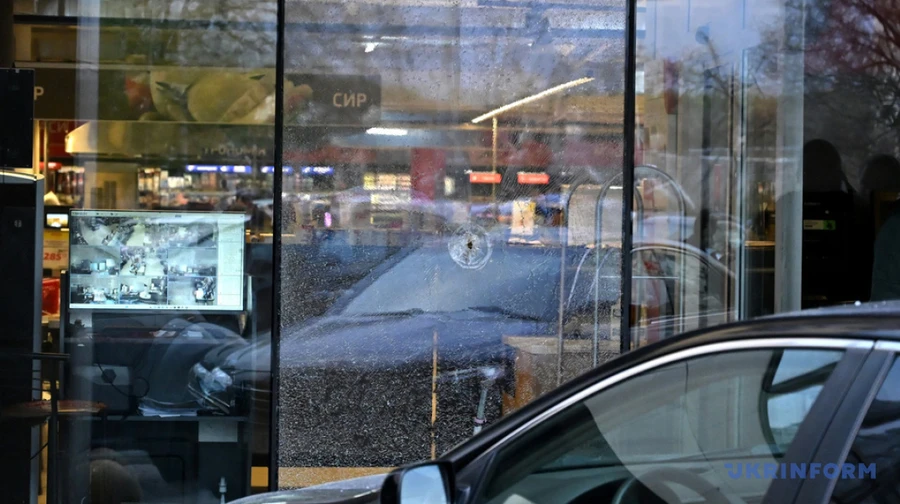 Стрілянину в Києві розслідують як теракт, загинули батьки пораненого хлопчика