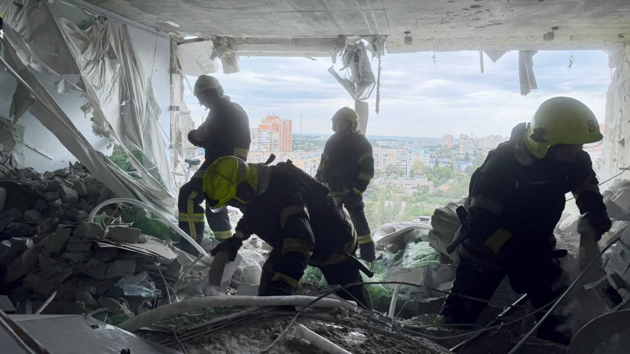 Росіяни вдарили по житловому будинку в Одесі: 4 постраждалих, серед них дитина