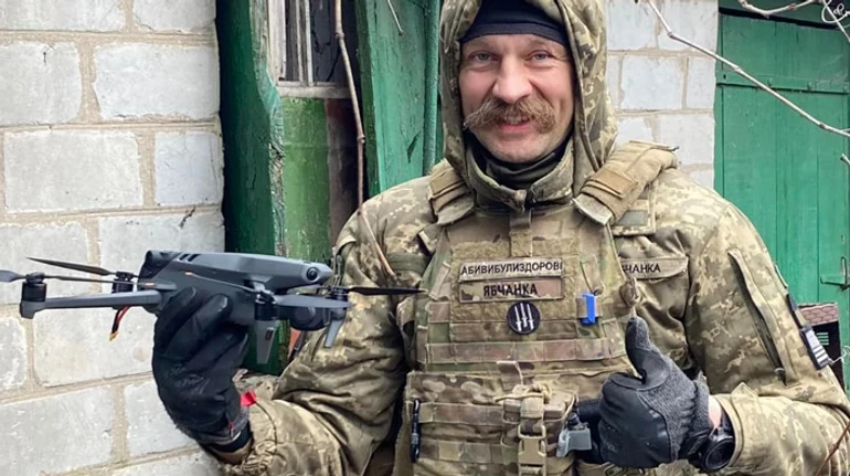 В медицине и на войне главная задача - минимизировать потери. История педиатра, который возглавил роту Гонор