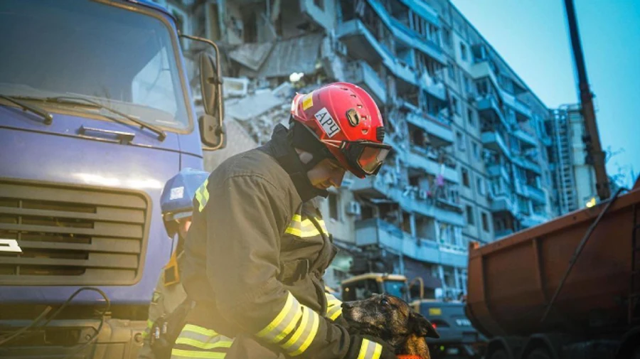 Зеленський повідомив про 25 загиблих у Дніпрі, ще 43 людей шукають