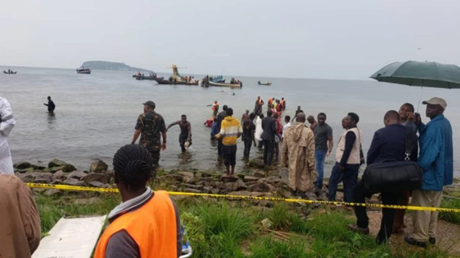 Пасажирський літак впав в озеро Вікторія в Танзанії: рятувальники шукають людей