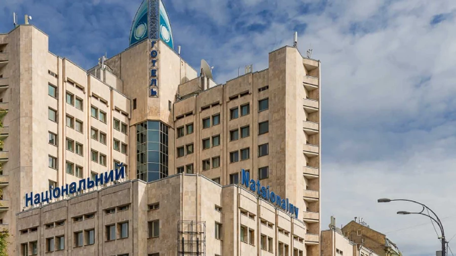 Вакцинуватись від ковіду тепер можна в готелі Національний