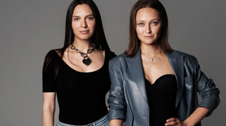 Наряды для Instagram. Как две украинки благодаря виртуальной одежде создали компанию на миллионы долларов