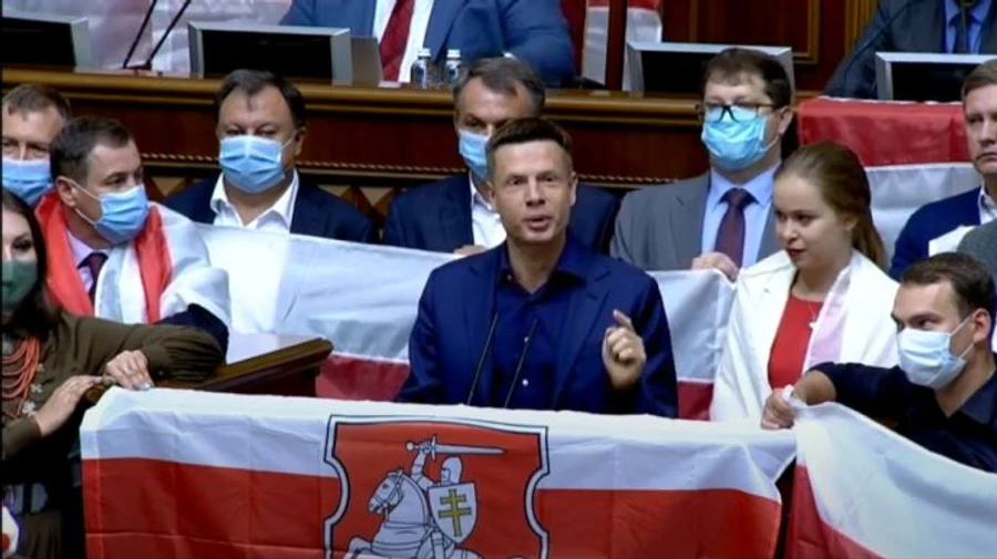 У Раді влаштували акцію на підтримку білорусів: Сябри, Україна – з вами